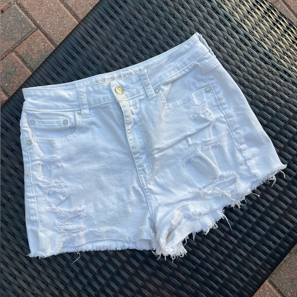 American Eagle White Distressed Shorts Denim Size 4 High Rise Stretch Raw Hem